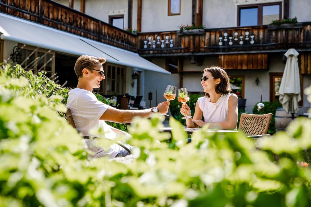 Hotel Zum Weissensee Exterior photo